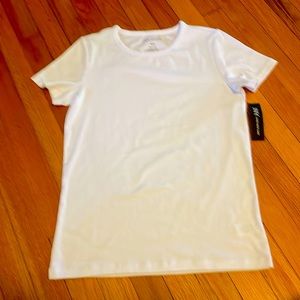 JNY Jones New York white tee size M. New with tag
